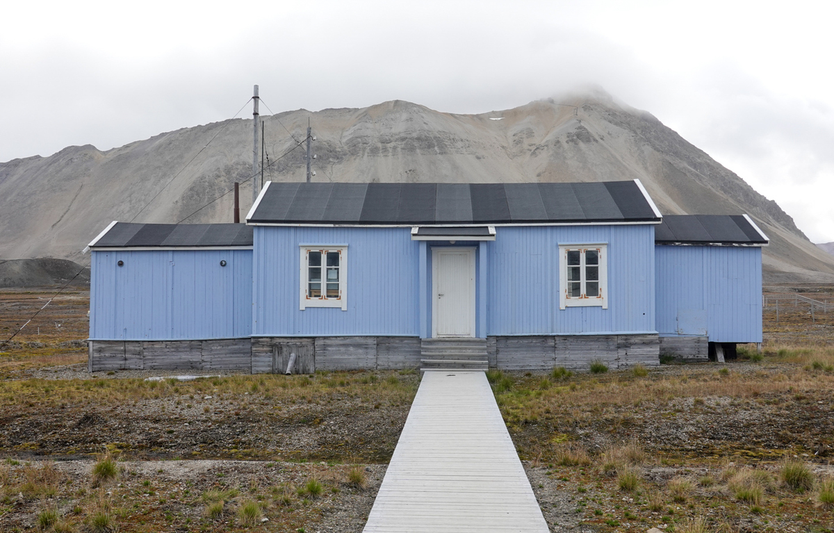02 communication hut Svarlbard-Jh-2